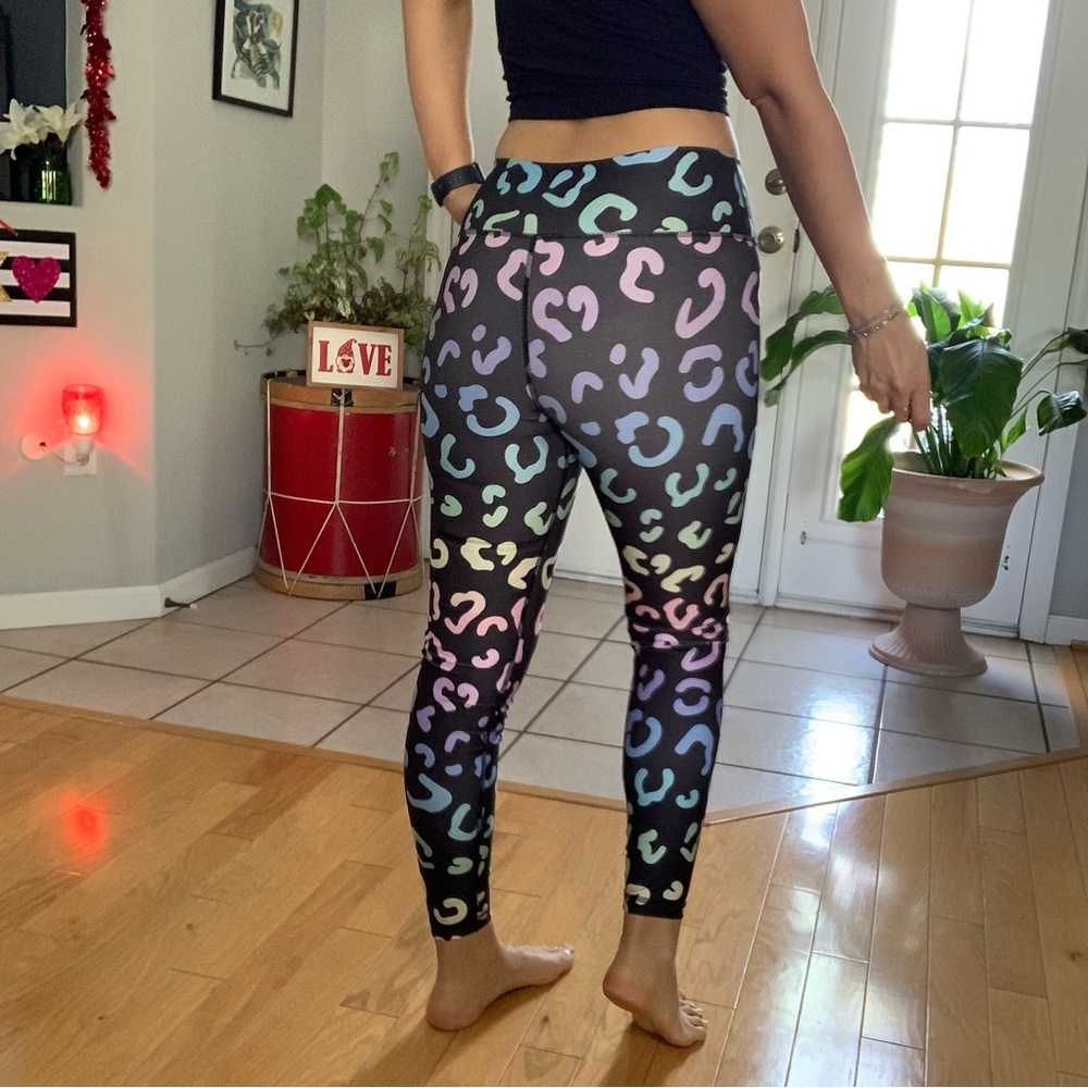 Fun compression leggings - Picture 3 of 6